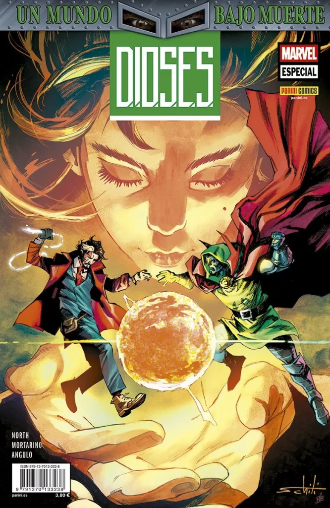En la parte superior de la portada se puede leer una franja gris donde está escrito "UN MUNDO BAJO MUERTE". 
Justo por debajo se ven las letras del pequeño especial: DIOSES. 
En la portada se ve de fondo en a Mia Dimaria con las manos extendidas sobre la que flotan en miniatura a la izquierda Wyn, en el centro el sol y la derecha el Doctor Muerte. 